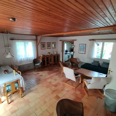 Gorgeous Bungalow On Parc Des Vacances Le Chat Hébergement de vacances Ecuras