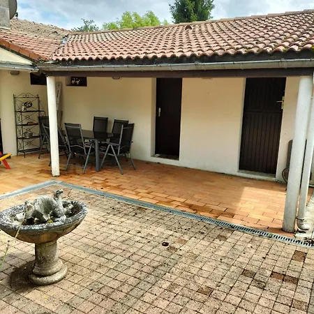 Gorgeous Bungalow On Parc Des Vacances Le Chat